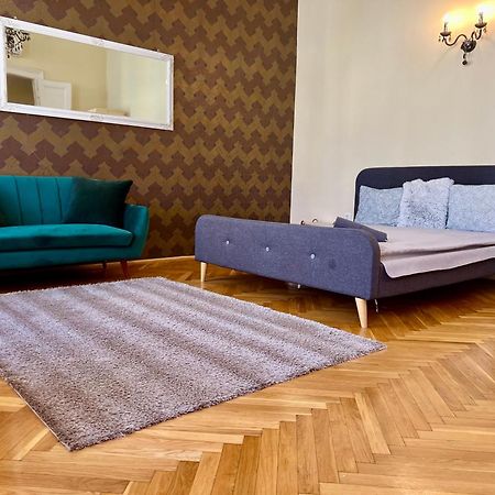 N38 Apartments By Small Home ブダペスト エクステリア 写真