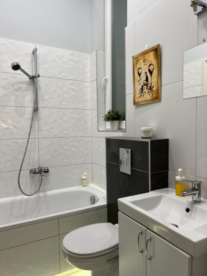 N38 Apartments By Small Home ブダペスト エクステリア 写真
