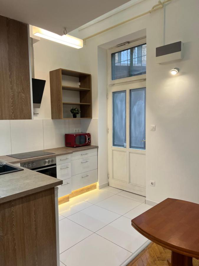 N38 Apartments By Small Home ブダペスト エクステリア 写真
