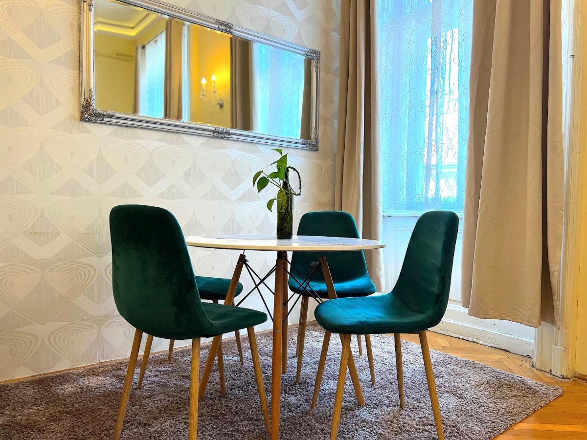N38 Apartments By Small Home ブダペスト エクステリア 写真