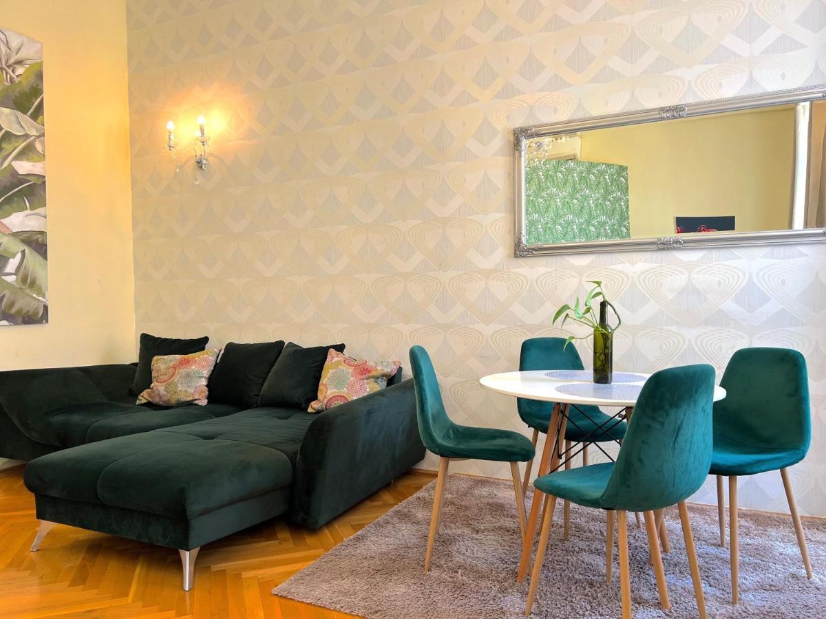 N38 Apartments By Small Home ブダペスト エクステリア 写真
